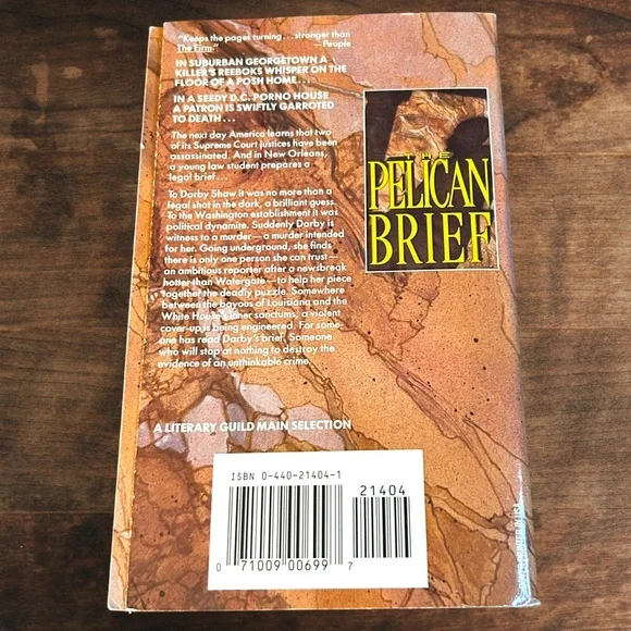 Book The Pelican Brief By John Grisham Paperback - Picture 2 of 4
